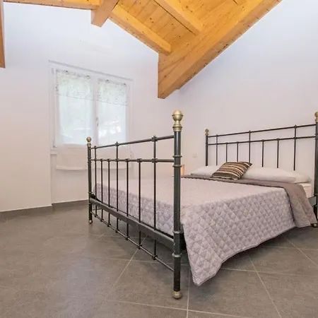 Apartman Bella Comacina Sp Dach-ferienwohnung Ossuccio